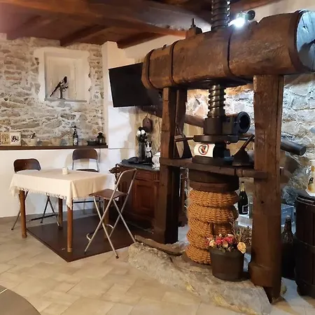 L'antico Frantoio Dei Nonni * ססטרי לבאנטה